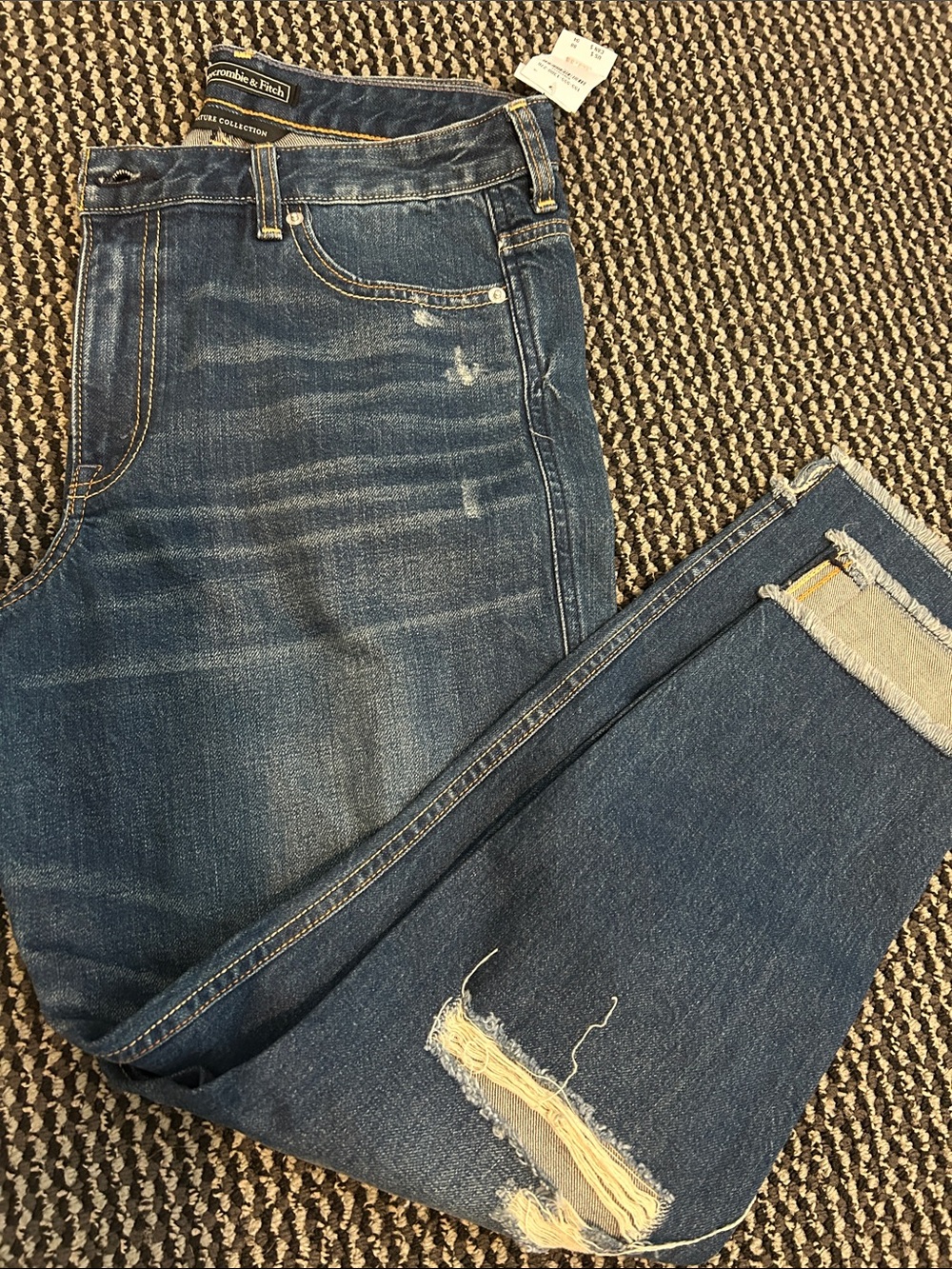 Abercrombie Girlfriend high rise Jean, new!